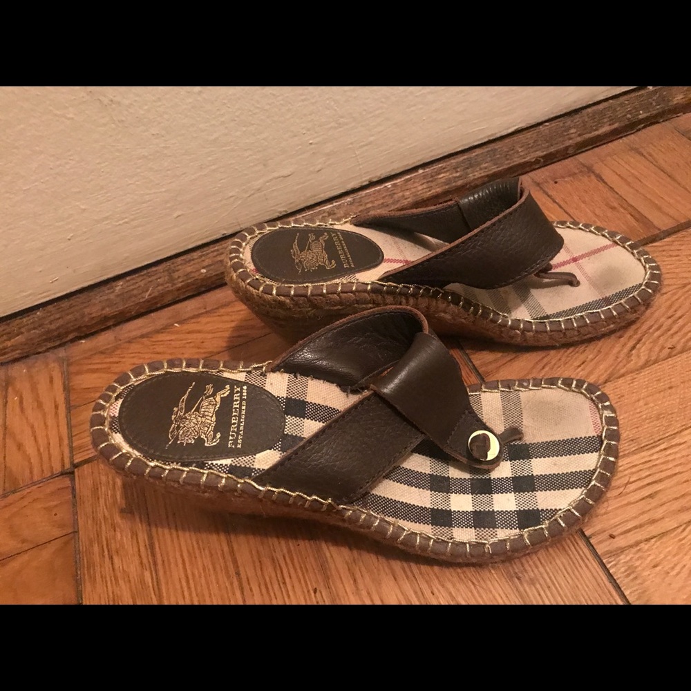 Burberry Brown Leather w/gold trim Espadrilles - Picture 5 of 6